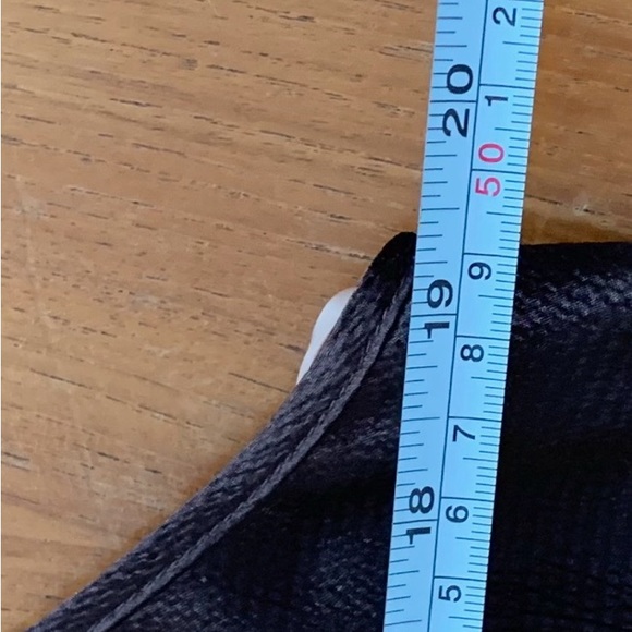 Lulu Lemon light jacket. Black. Size 4. Measurements in photos - Picture 9 of 9